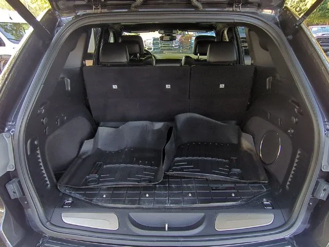 Used 2019 Gray Jeep Limited image 35