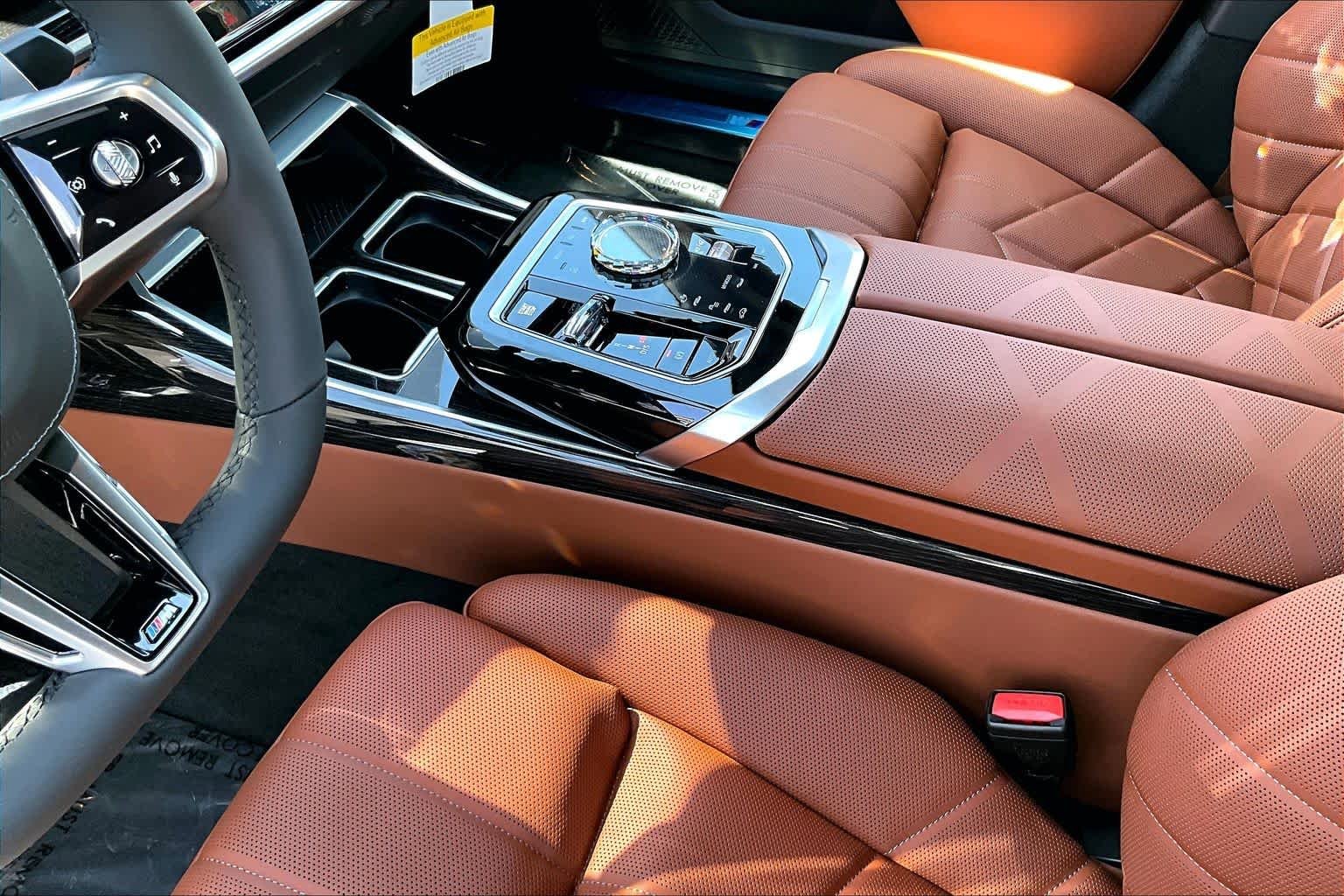 New 2026 Tanzanite Blue II Metallic BMW 740i image 7