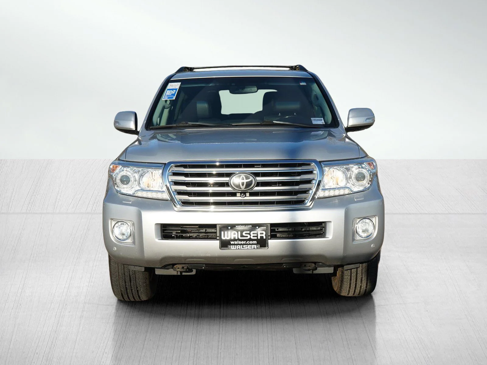 Used 2015 Classic Silver Metallic Toyota Base image 8