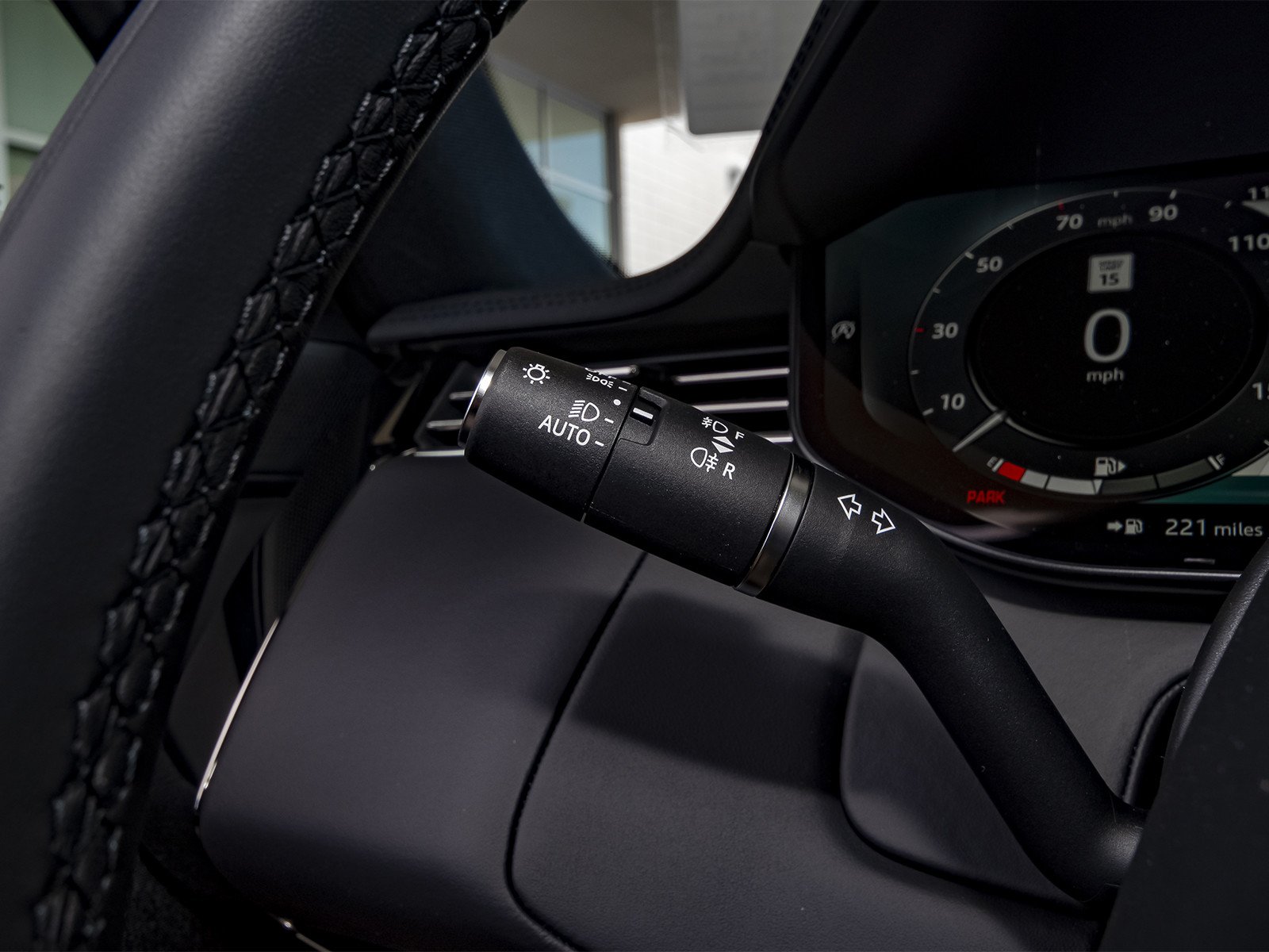 New 2026 Santorini Black Land Rover SE image 12
