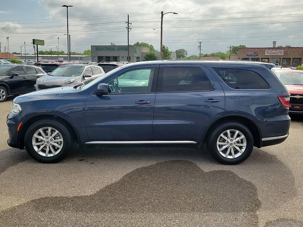 Used 2021  Dodge SXT image 6
