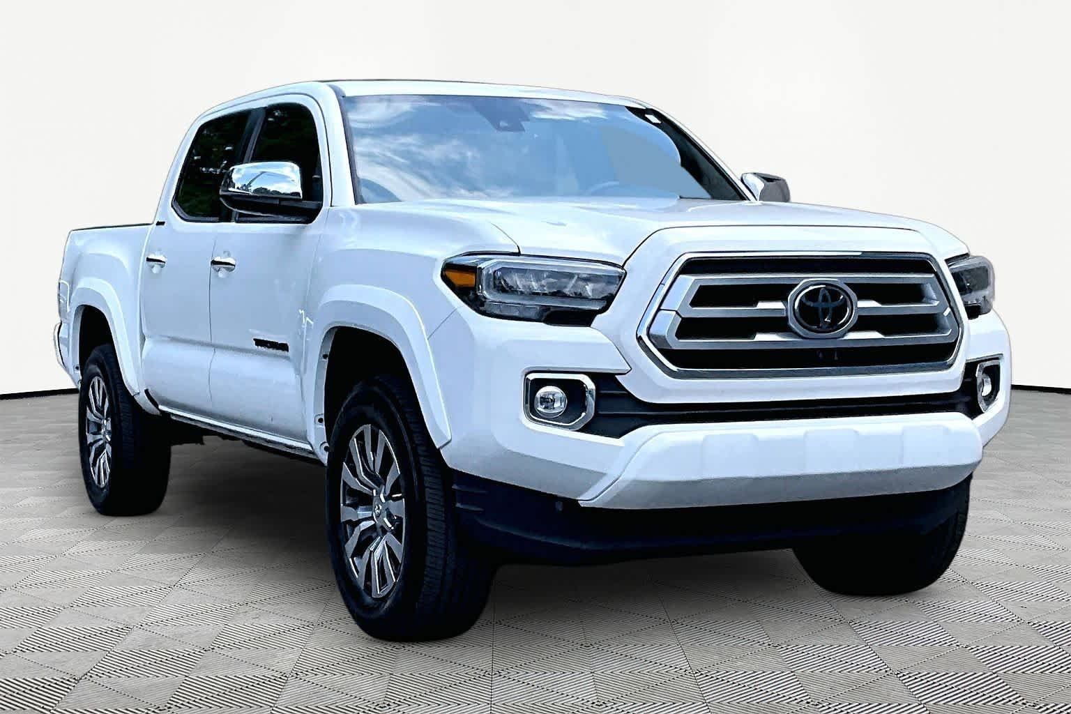 Used 2023 Ice Cap Toyota Limited image 3