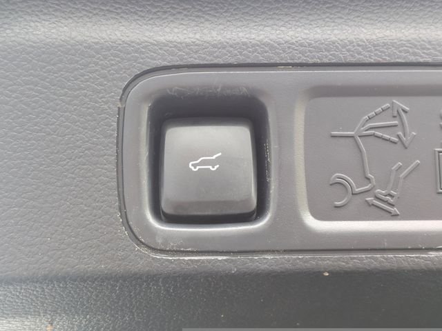 Used 2023 Black Ford Platinum image 13