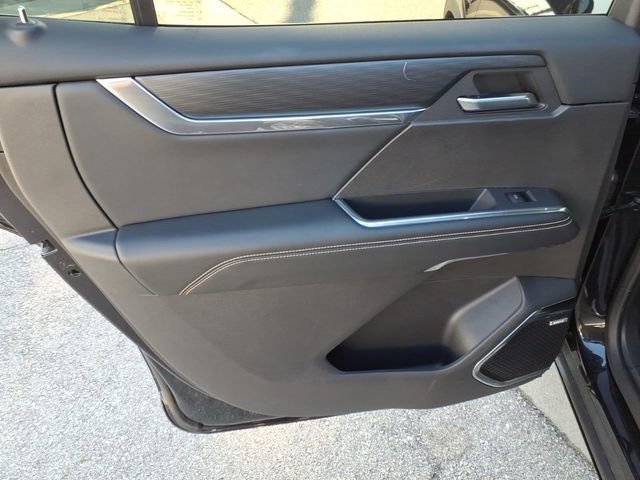 Used 2025 Ebony Twilight Metallic GMC Elevation image 10