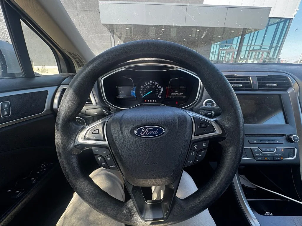Used 2017 Silver Ford SE image 8