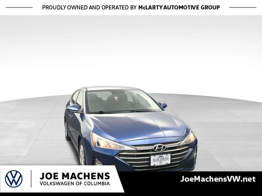 Used 2020 Blue Hyundai SE image 1