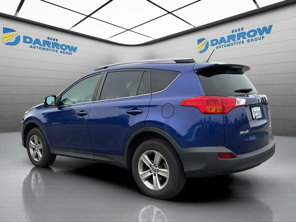 Used 2015 Blue Toyota XLE image 3