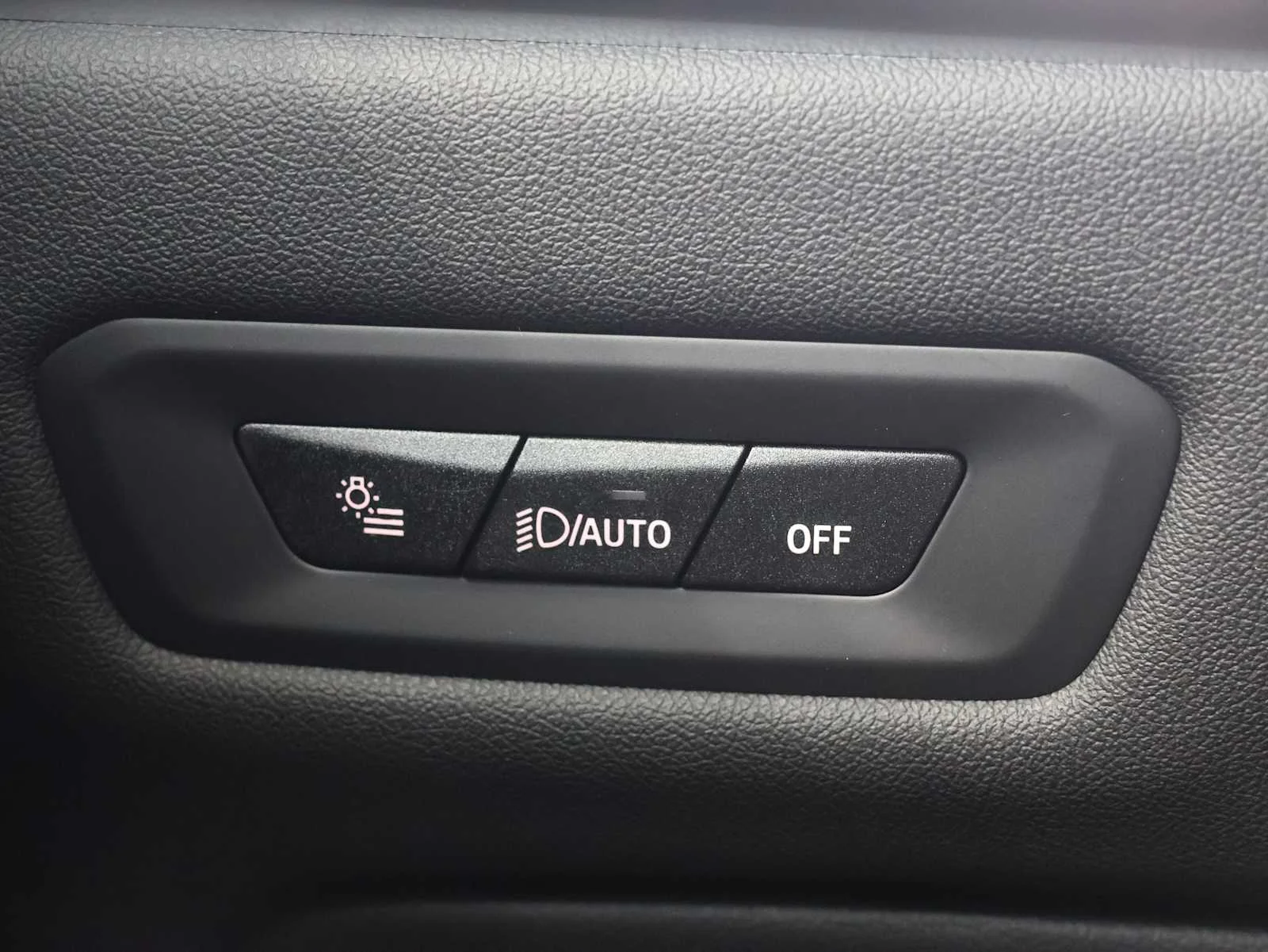 Used 2026 Carbon Black Metallic BMW xDrive40i image 16