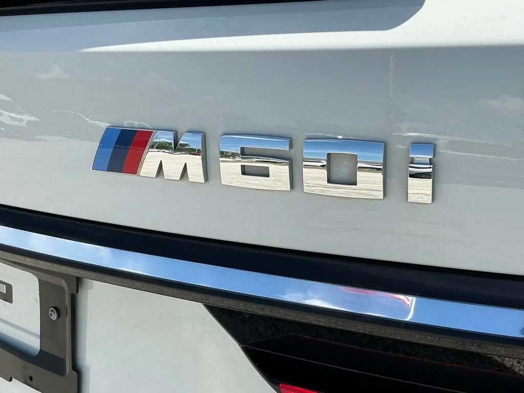 Used 2023 White BMW M60i image 26