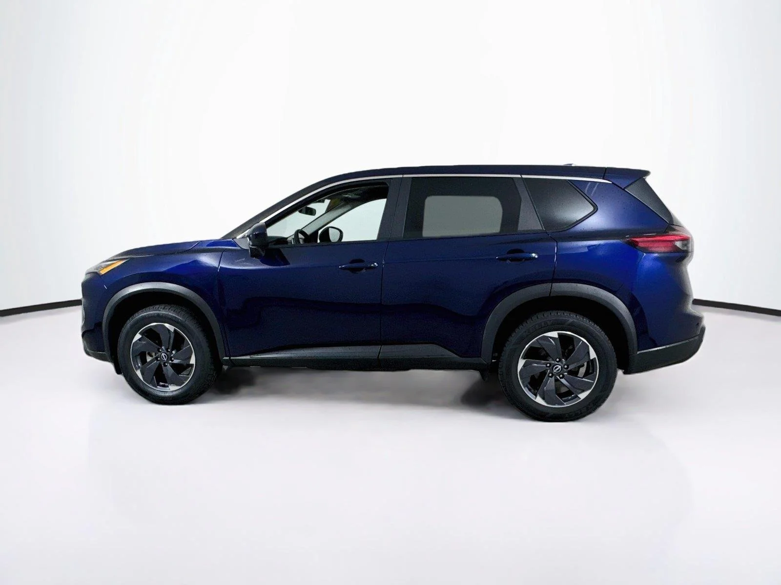 Used 2025 Deep Ocean Blue Pearl Nissan SV image 3