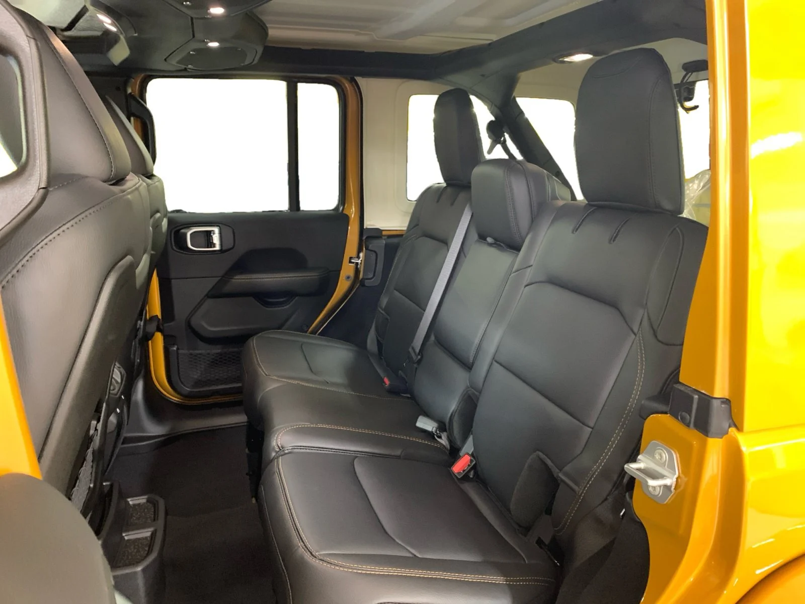 New 2026 GOLDILOCKS Jeep Sahara image 16
