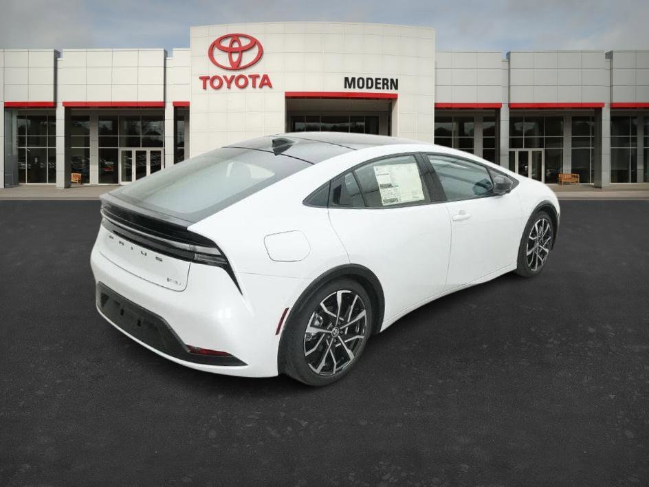 New 2026 Wind Chill Pearl Toyota XSE Premium image 22