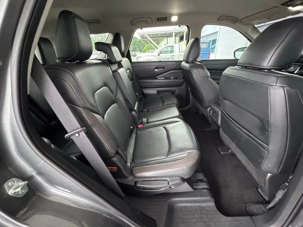 Used 2022 Gray Nissan SL image 24