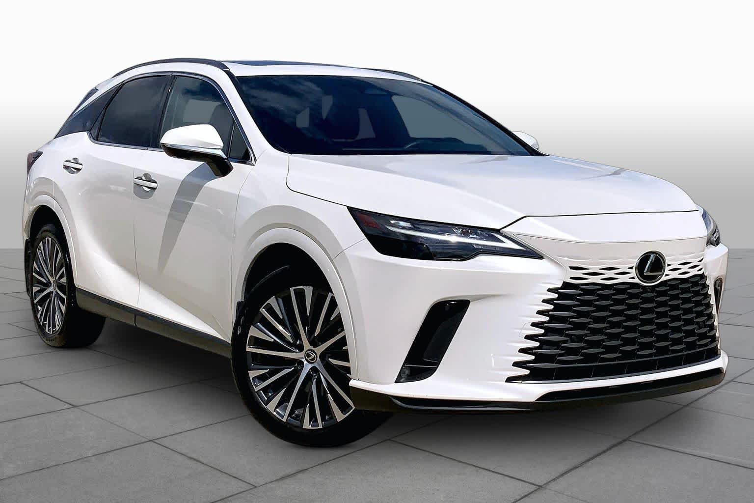 Used 2023 Eminent White Pearl Lexus Premium Plus image 3