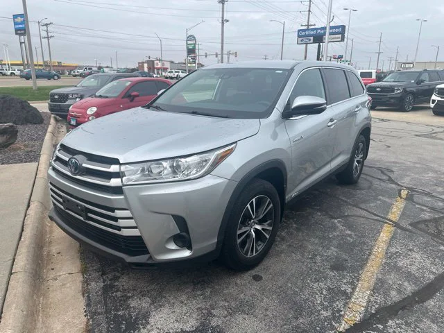 Certified Used 2019 Celestial Silver Metallic Toyota LE image 2