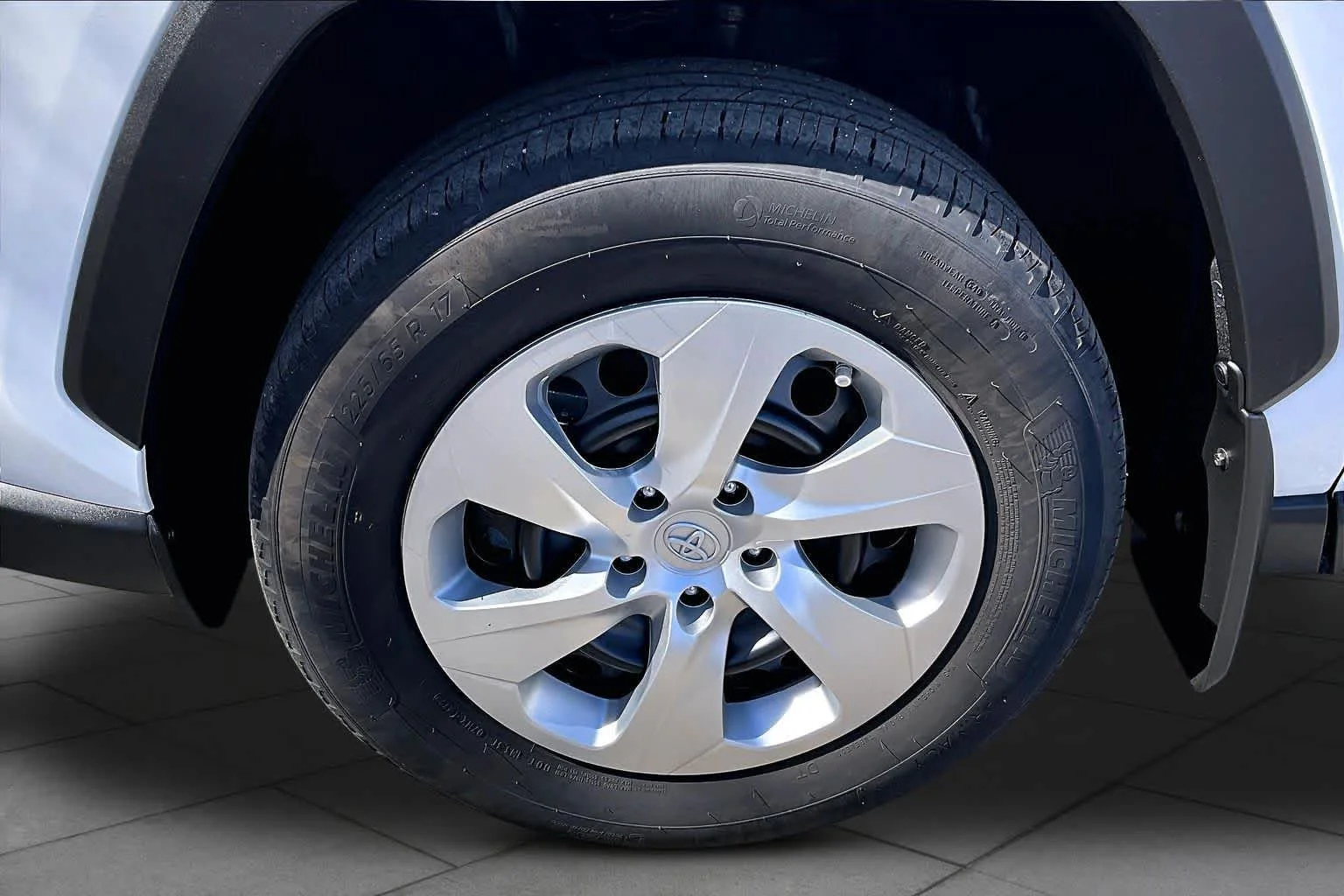 Used 2023 Ice Cap Toyota LE image 11