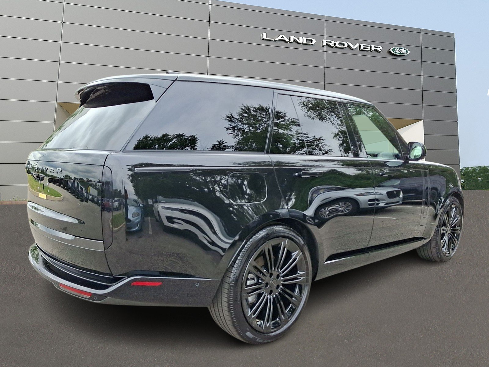 New 2026 Santorini Black Land Rover P400 SE image 2