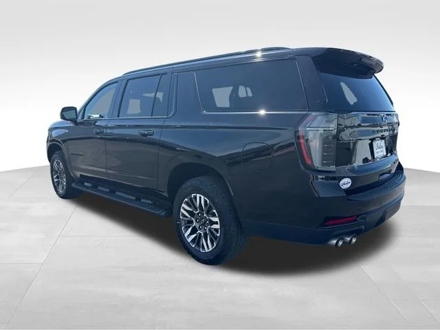 Used 2025 Black Chevrolet Z71 image 3