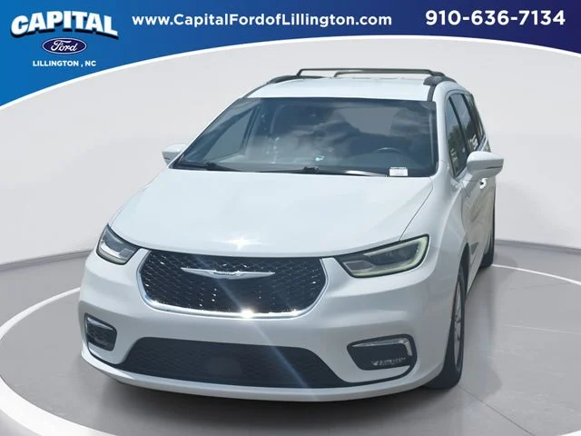 Used 2022 White Chrysler Touring L image 1