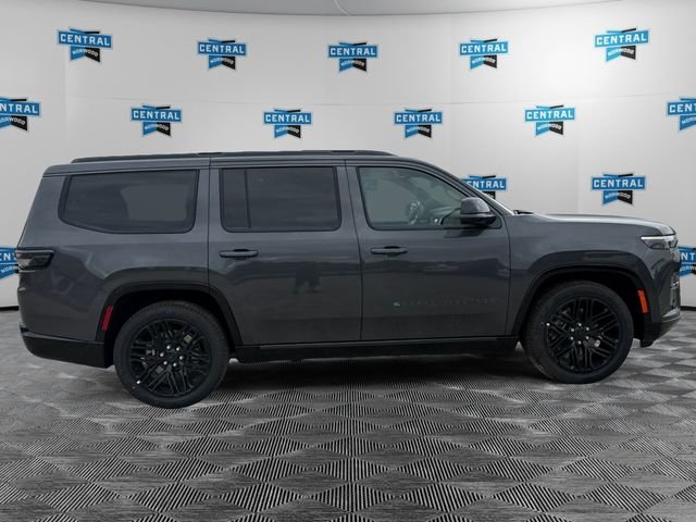 New 2026 Baltic-Gray Metallic Clear-Coat Exterior Paint Jeep Limited Reserve image 6