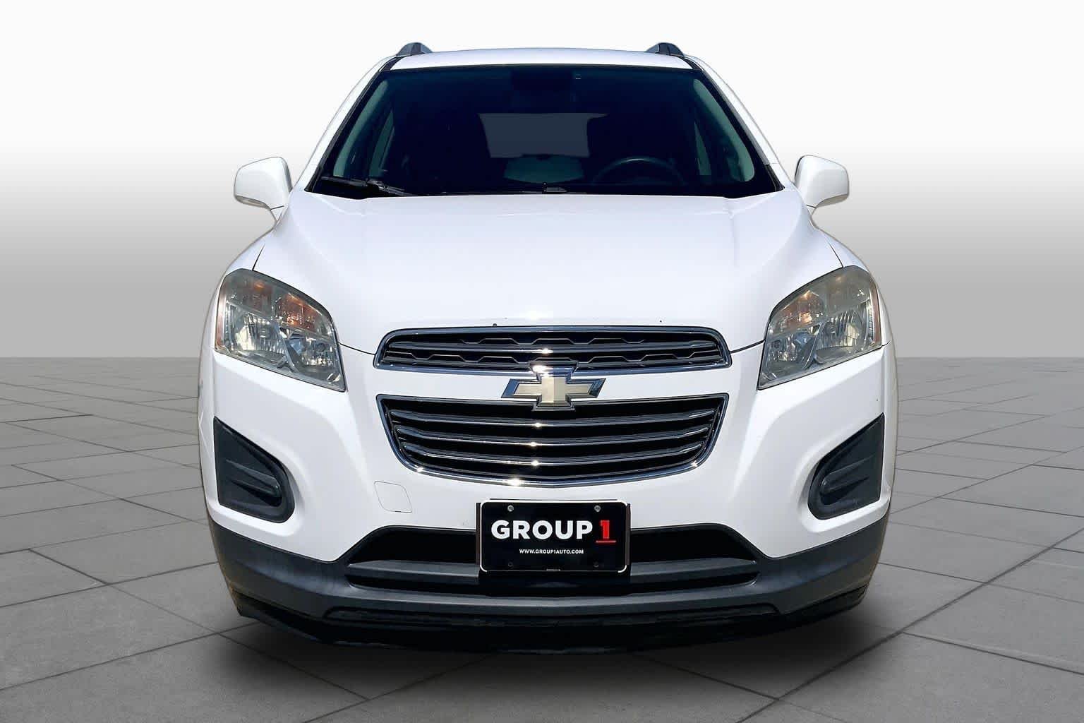 Used 2016 Summit White Chevrolet LT image 4