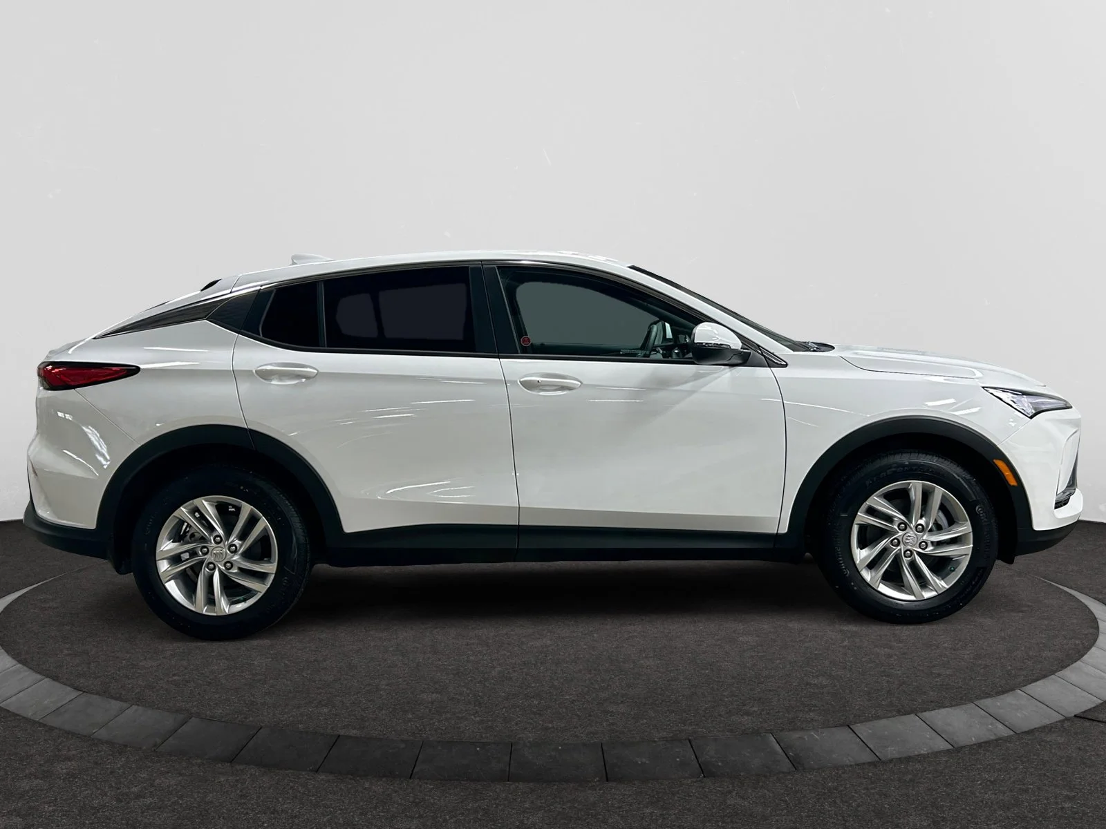 New 2026 Summit White Buick Preferred image 6
