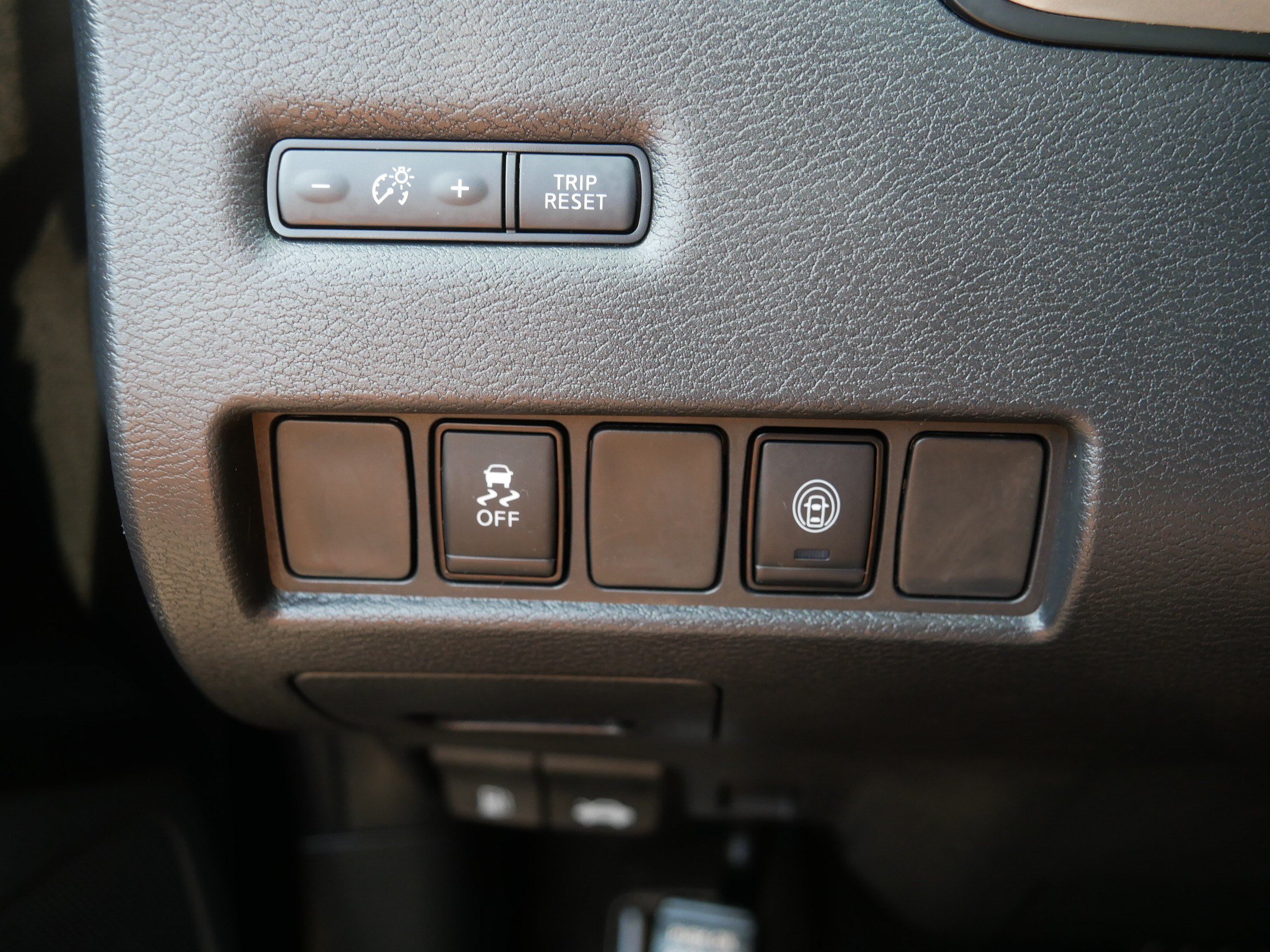 Used 2024 Super Black Nissan SV image 26