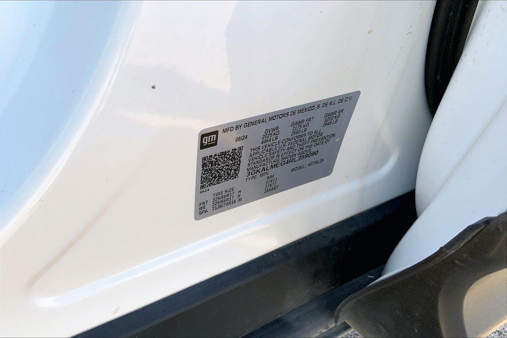 Used 2024 White GMC SLE image 18