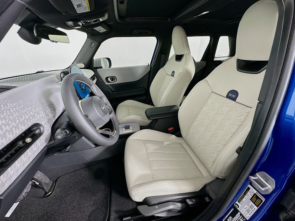 Certified Used 2025 Blue MINI Signature Plus image 16