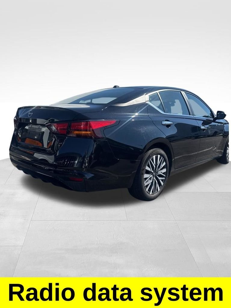 Used 2025 Black Nissan 2.5 SV image 8