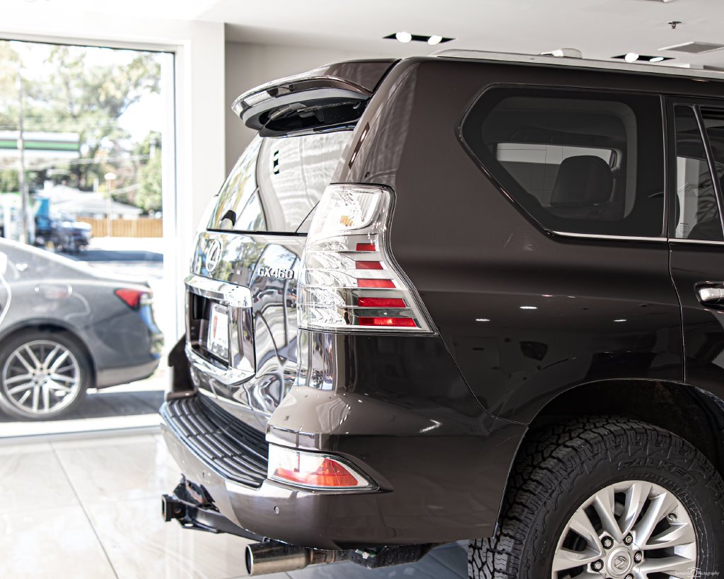 Used 2018 Red Lexus 460 image 12