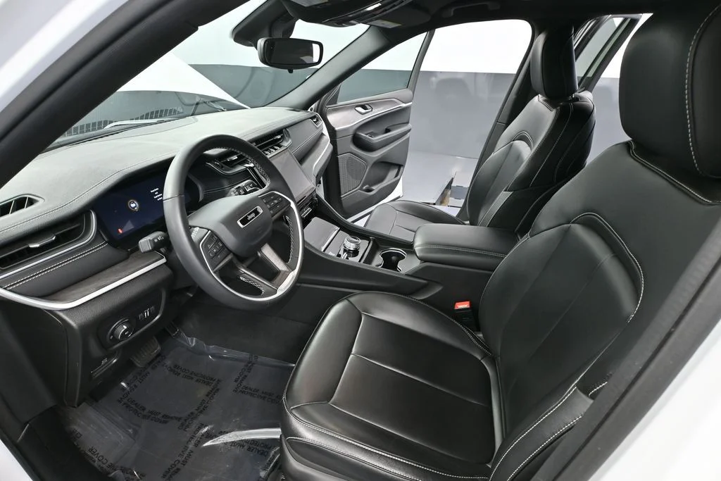 Certified Used 2024 White/off-white Jeep Limited image 21
