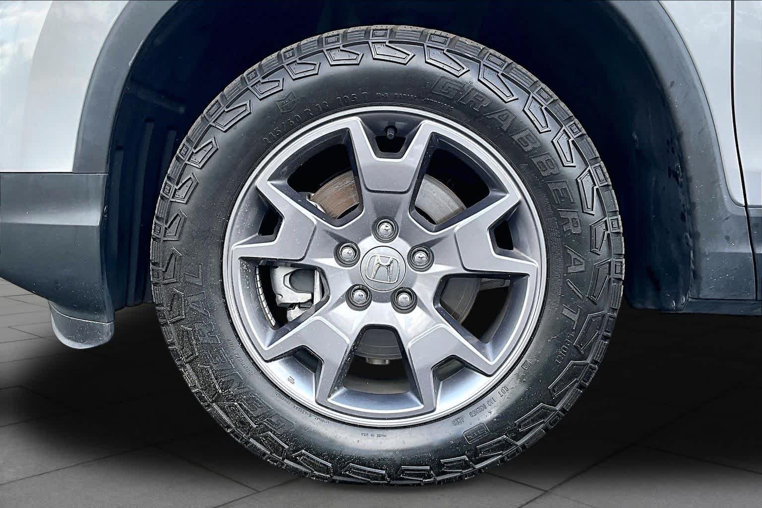 Used 2024 Lunar Silver Metallic Honda TrailSport image 10