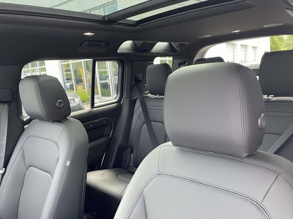 New 2026 Gondwana Stone Land Rover X-Dynamic SE image 16