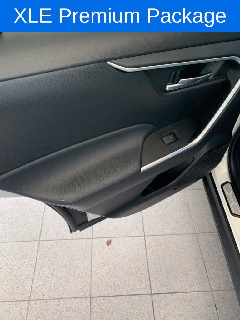 2024 Toyota RAV4 XLE Premium - Photo 10