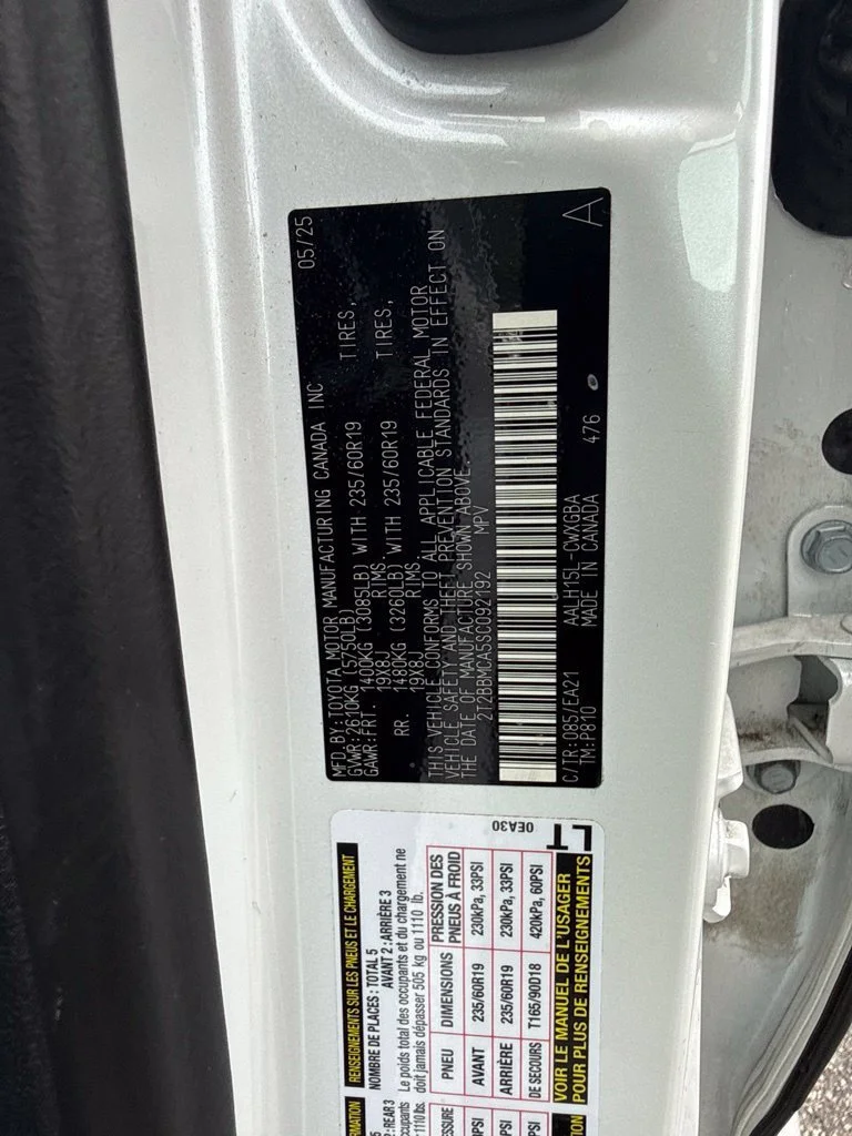 Used 2025 White Lexus RX 350h image 39