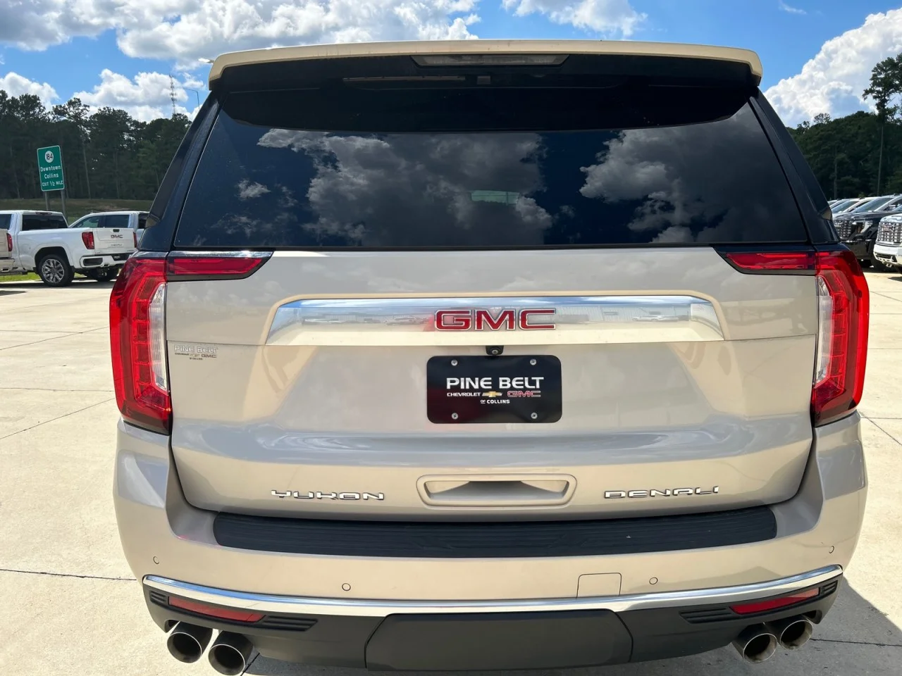 Used 2022 PEARL BEIGE METALLIC GMC Denali image 6
