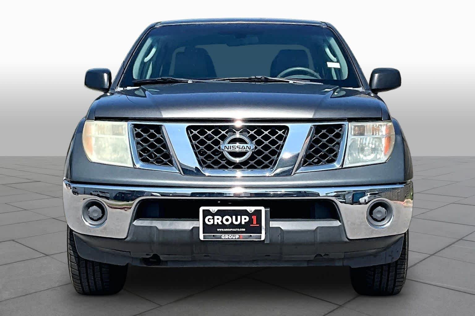 Used 2007 Storm Gray Nissan SE image 3