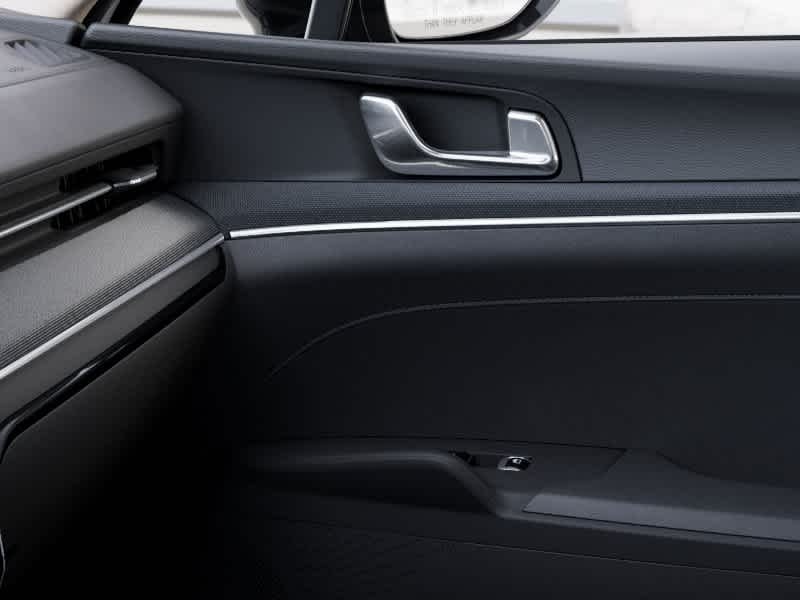 New 2026 SWP/SNOW WHITE Kia LXS image 25