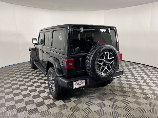 New 2026 Black Clear-Coat Exterior Paint Jeep Sahara image 3