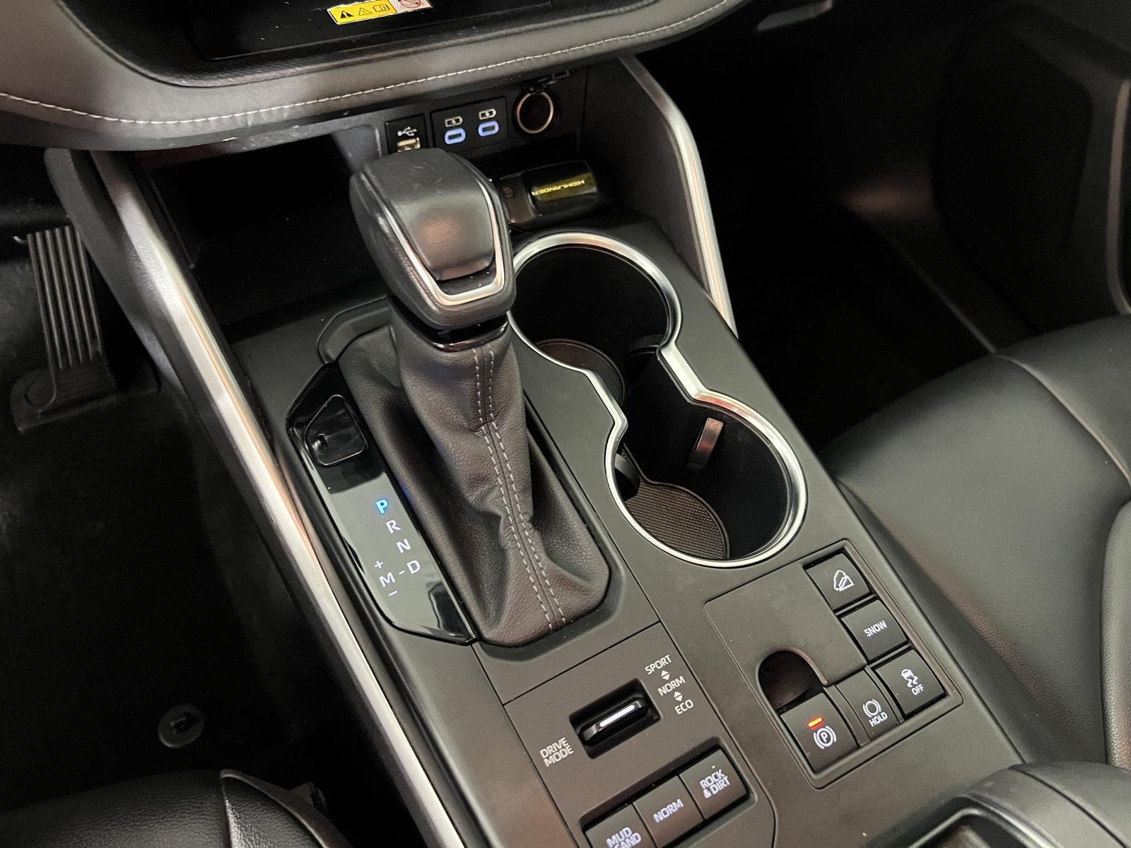 Used 2024 Midnight Black Metallic Toyota XLE image 23