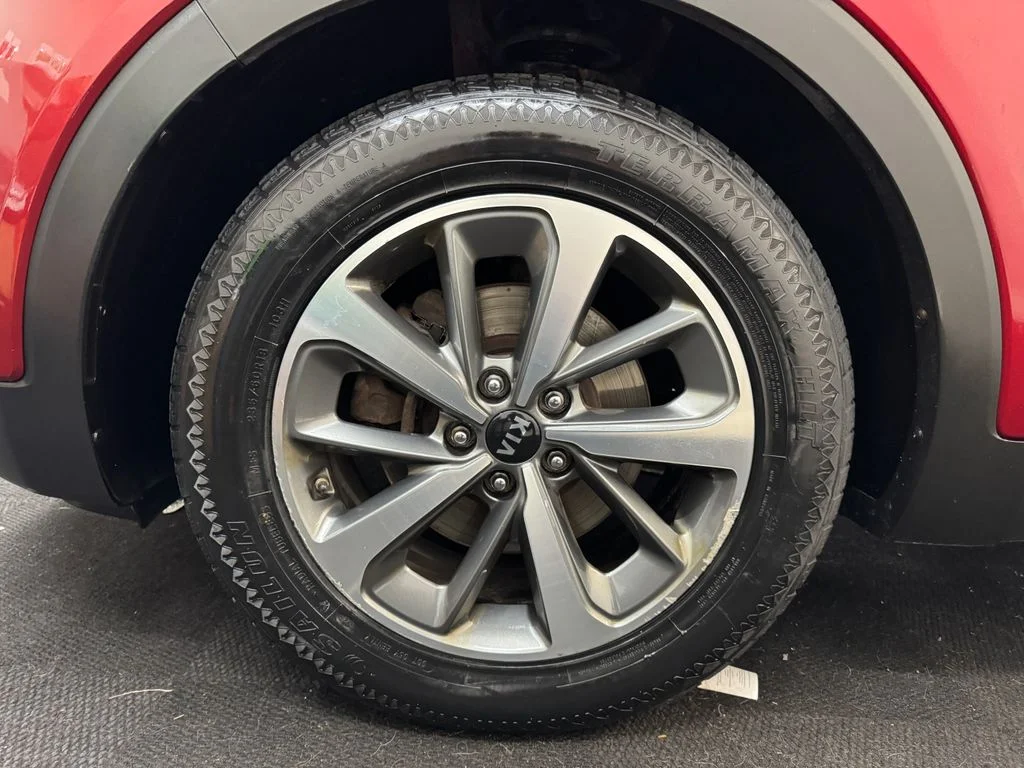 Used 2019 Red Kia EX image 12