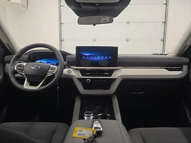 New 2026 Star White Metallic Tri-Coat Ford Active image 15
