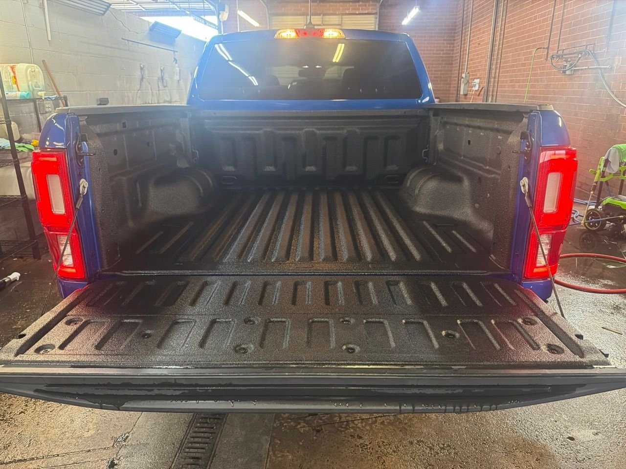 Used 2020 Blue Ford XLT image 16