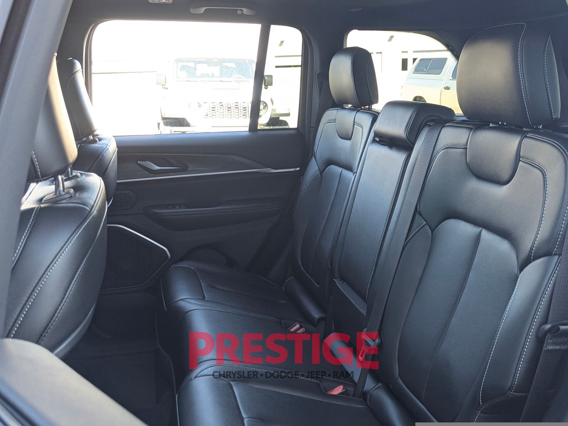 Used 2024 White Jeep Limited image 35