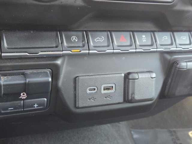 Used 2021 Gray Chevrolet Custom image 27