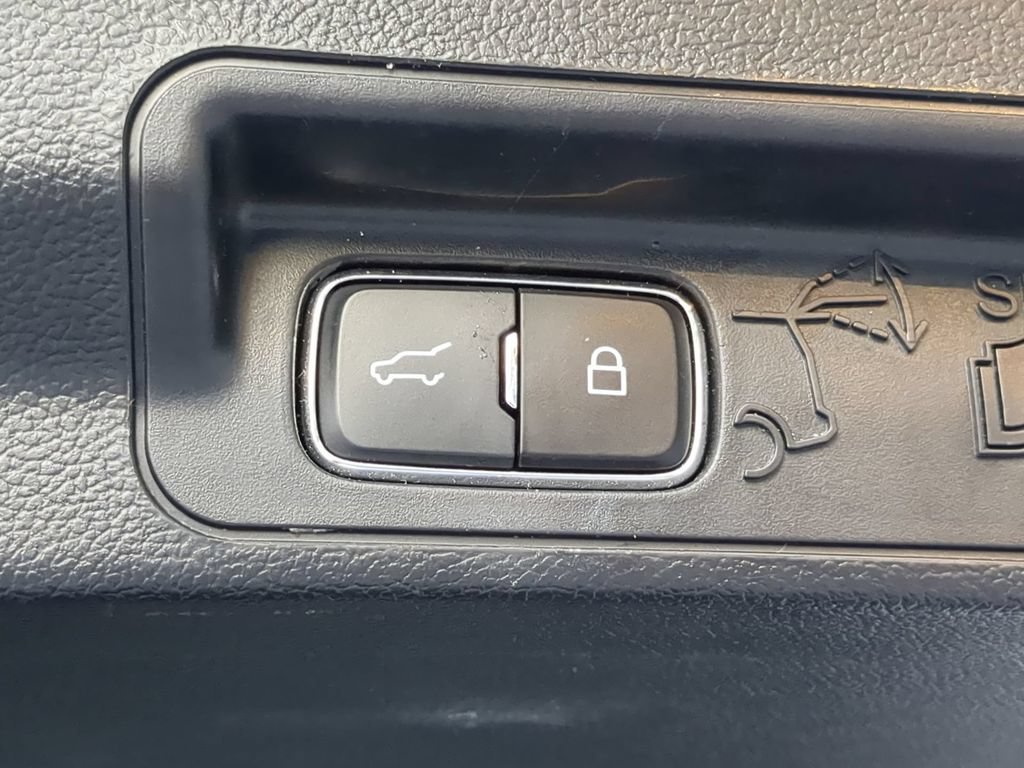 Used 2023 Carbonized Gray Metallic Ford XLT image 44