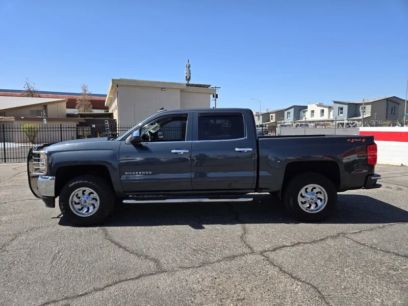 Used 2018 Graphite Metallic Chevrolet LT image 2