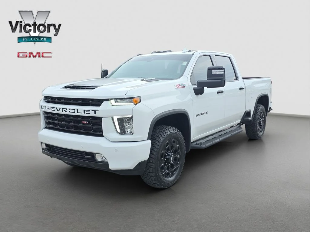 Used 2022 White Chevrolet LTZ image 3
