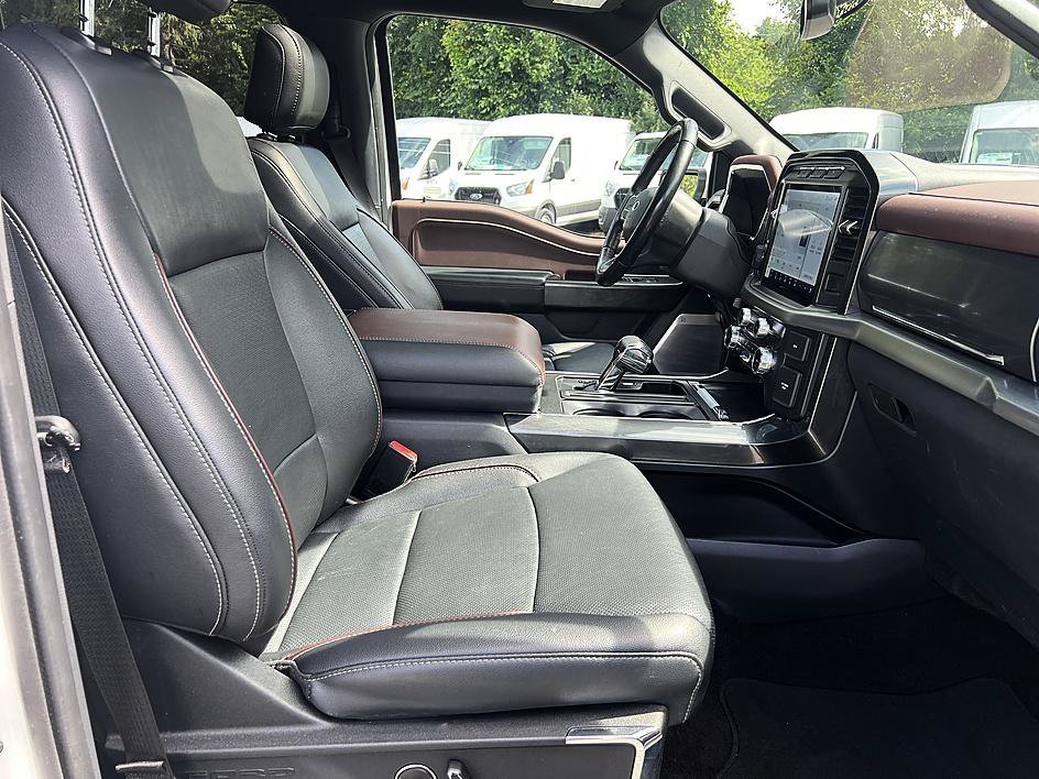 Used 2022 Star White Metallic Tri-Coat Ford LARIAT image 21